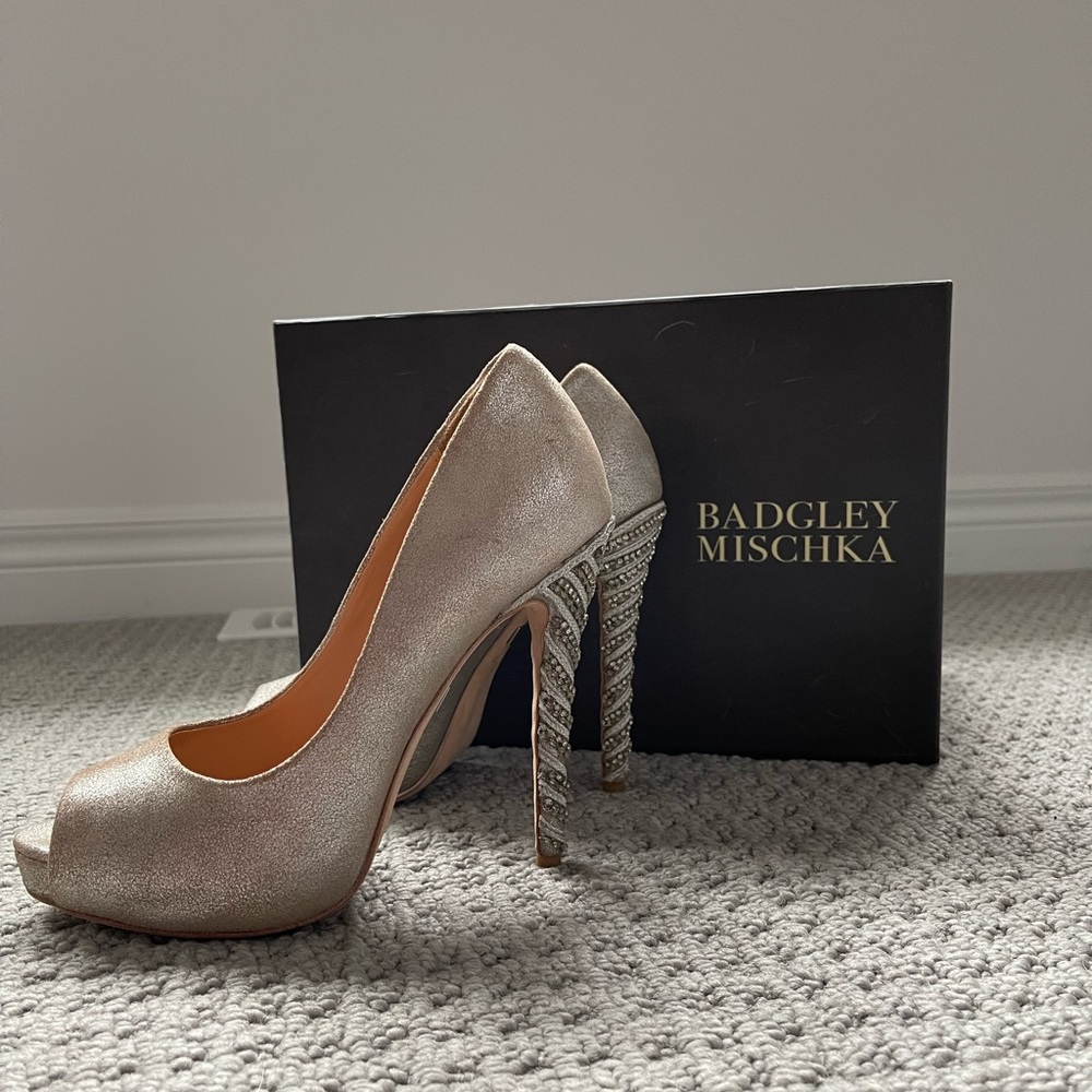 Badgley Mischka Vixen Pumps in Platinum